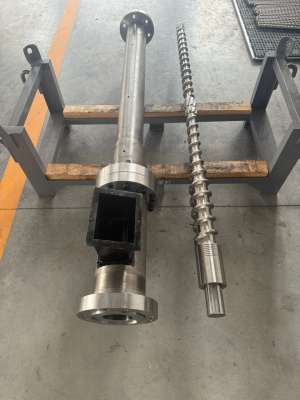 Биметаллический шнек диаметром 80-110 мм