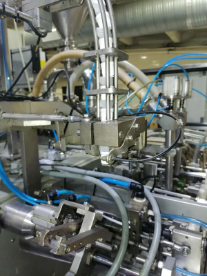 автомат Дой-Пак VOLPAK SL-140-L1F с боковым штуцером