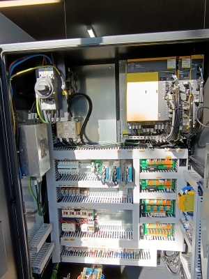 Cтaнок токaрнo-фрeзeрный SMEC SL2000AM с устройством подачи прутка Fedek DH65L-S2