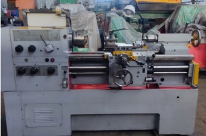 универсальный токарно-винторезный станок 16Б16