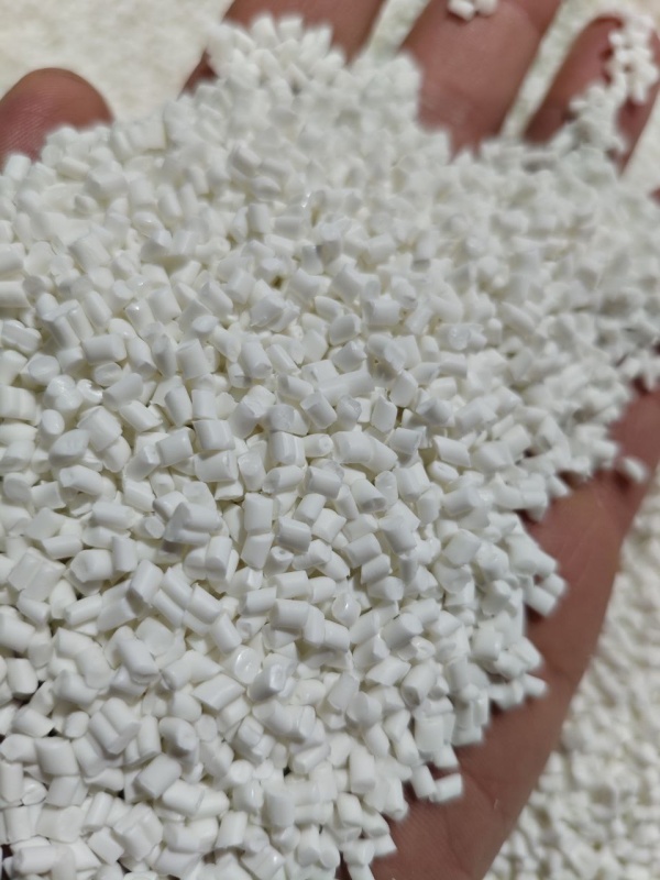 гранулу пп. Цвет белый. птр - 25. По качеству - аналог первички