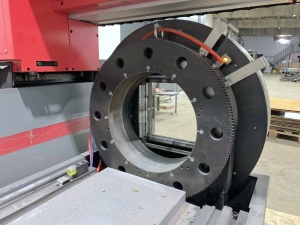 Оптоволоконная лазерная установка с модулем для обработки труб KMT 3015 LX-3000W