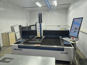 MetalTec 1530 s 3000 Вт оптоволоконный лазерный станок для резки металла 2025г.в. наработка 5 часов