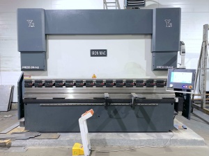 Гидравлический листогибочный пресс IRONMAC HPB-C 170/3200, как новый