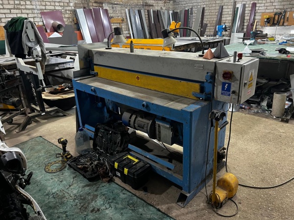 Гильотина 1,5 Х 1500 мм MAZANEK ZGR