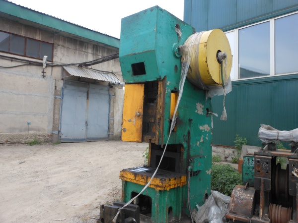 001Е пресс кривошипный 160 тн. усилие