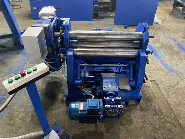 Вальцовочный четырехвалковый станок 1000*4