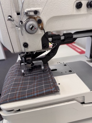 Петельная машина полуавтомат Bruce