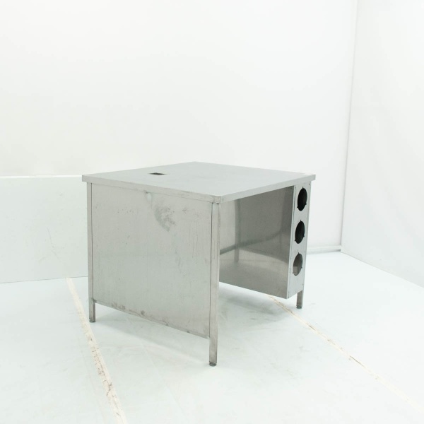 Стол производственный 1150х1000х950 с диспенсерами для стаканов