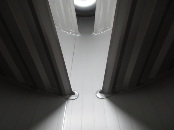 Танк контейнер с заводскими волнорезами