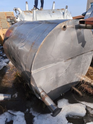 емкость-термос из нержавеющей стали объём 4000 литров