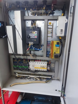 универсальный токарно-винторезный станок 16Б16