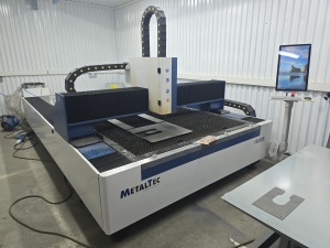 MetalTec 1530 s 3000 Вт оптоволоконный лазерный станок для резки металла 2025г.в. наработка 5 часов