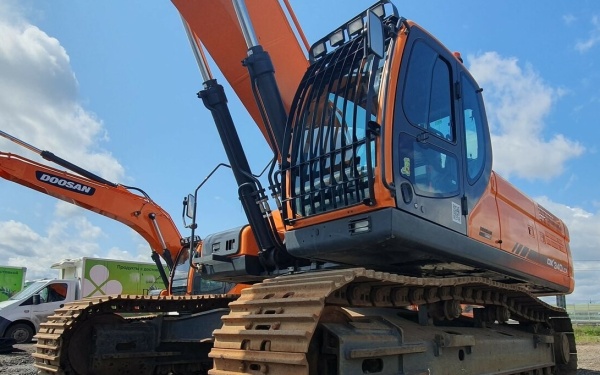 Гидравлические цилиндры зарубежных экскаваторов