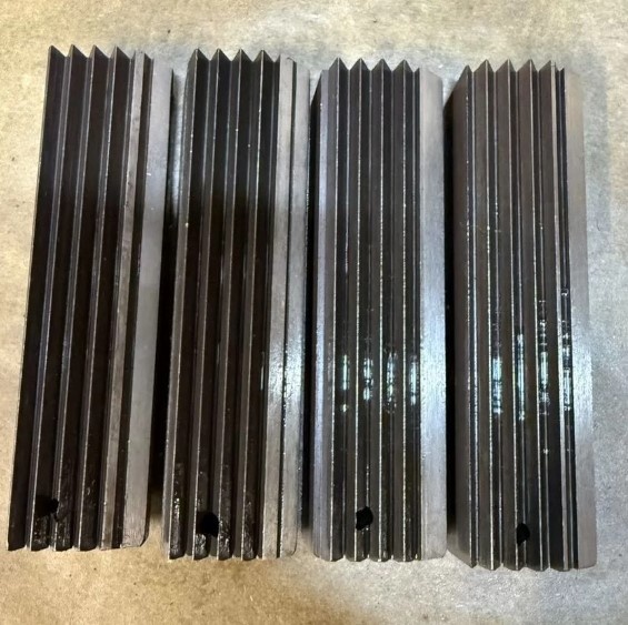 Гребенки резьбонарезные, плоские шаг 4,5 13х28х100мм HSS комплект