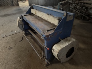 Гильотина электрическая Q11 3x1300 ACL