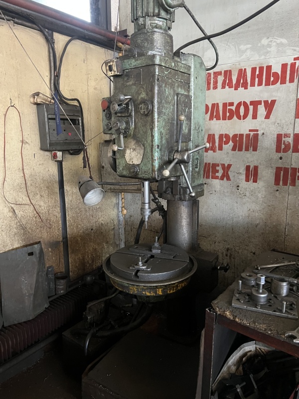 вертикально-сверлильный станок 2Н125Л