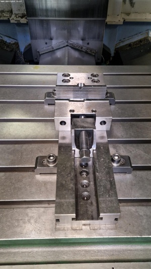 Обрабатывающий центр с ЧПУ DOOSAN VM 960L