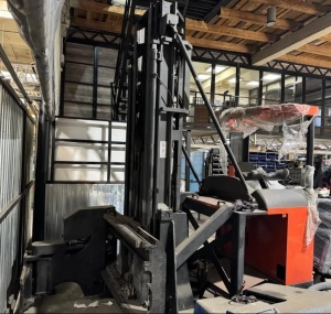 Штабелер электрический BT VR