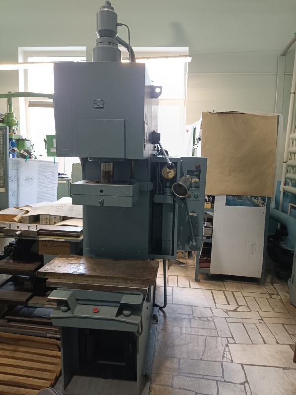 PYE 10 S1M пресс гидравлический