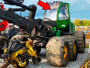 Стекло лобовое JOHN DEERE L202784 L207859 триплекс 15мм