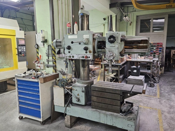 Радиально-сверлильный станок 2K52-1