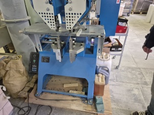 Станок для установки кольцевых механизмов заклепками