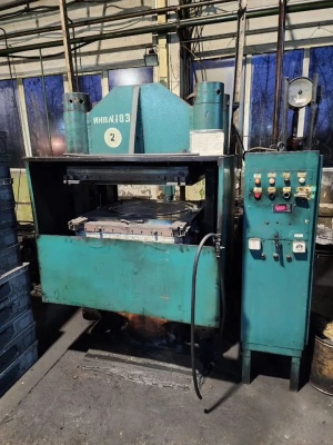 Пресс гидравлический вулканизационный (Svit) с плитами нагрева 800х800. Усилие 250 тонн