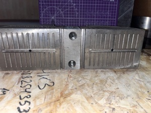 Блок тисков пара для каретки на станок резьбонарезной 5993-5А993