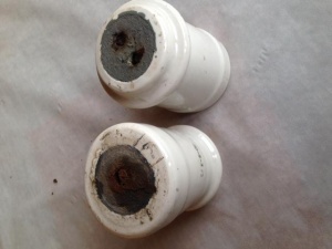 Изолятор опорный, штыревой, низковольтный, траверсный