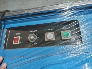 Полуавтоматическая стреппинг машина ТР-202 для обвязки страп лентой