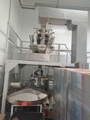 Вертикально упаковочная машина