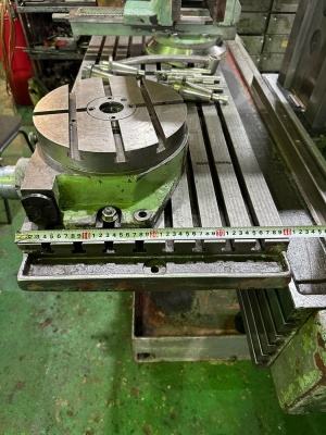 Инструментальный Широкоуниверсальный фрезерный станок TOS FN40