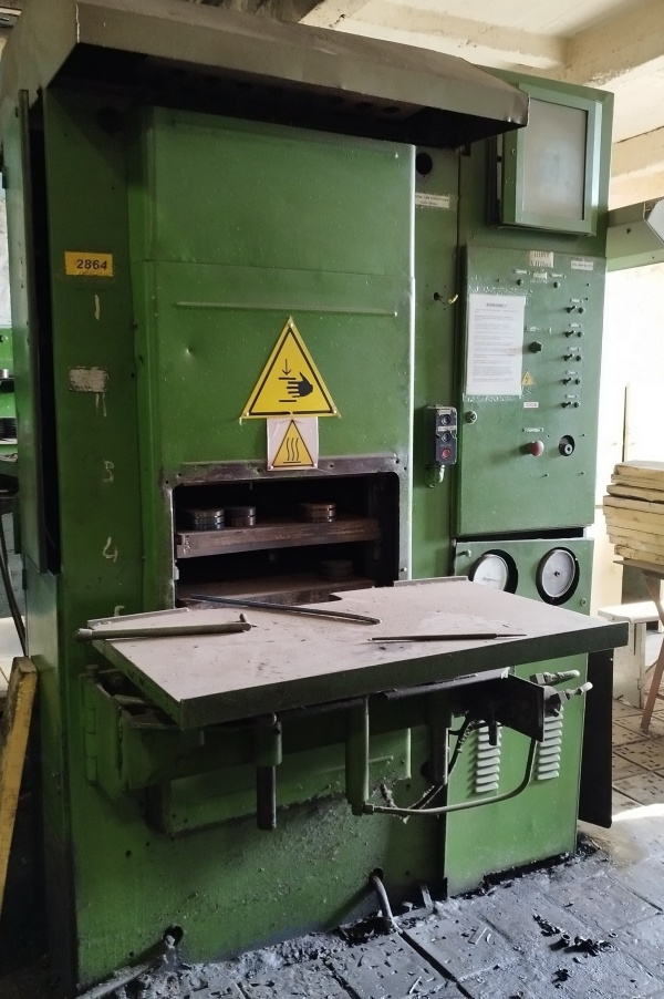 Пресс вулканизационный 250-600 2э