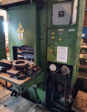 Пресс вулканизационный 250-600 2э