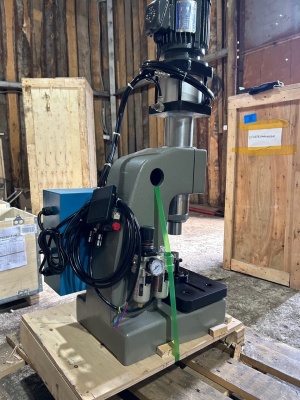 Станок клепальный орбитальный СВ-141