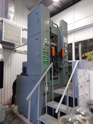 Гидравлический пресс Kohtaki КРН-63 для прессования изделий из порошка