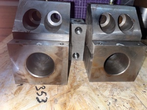 Блок тисков пара для каретки на станок резьбонарезной 5993-5А993