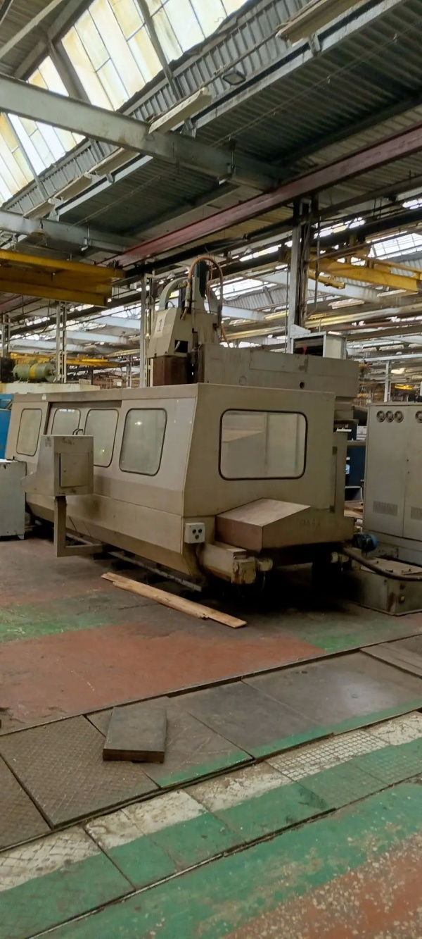 Вертикально-фрезерный ФП-27ВСЗ с ЧПУ (стол: 2000х800)