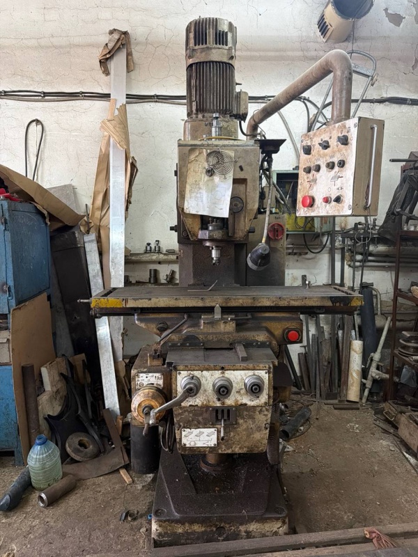 FSS-250 станок консольно-фрезерный вертикальный