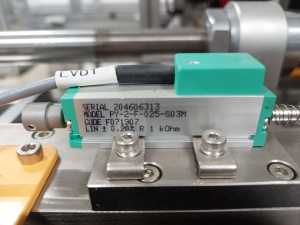 Датчик линейных перемещений Gefran PY-2-F-025-S03M