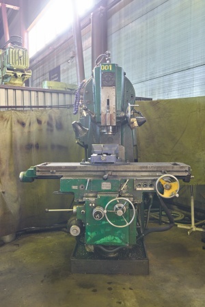 Вертикально-фрезерный станок 6Т12 (Инв. №0001) — рабочее состояние