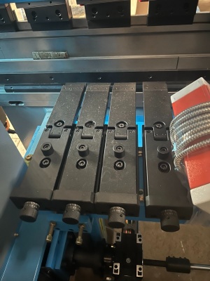 Пресс листогибочный LDMA 160/3200 c ЧПУ DELEM DA53T