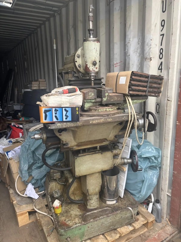 инструментальный фрезерный станок повышенной точности ВМ-130