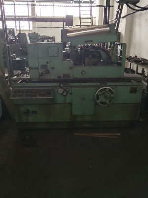 Резьбошлифовальный станок 5822М