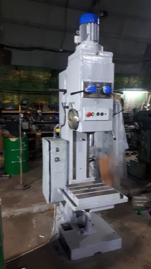 Сверлильный станок 2н135