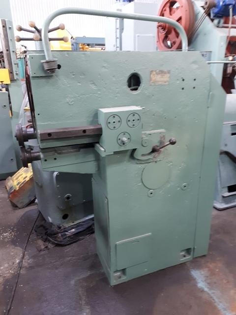 двухроликовую машину ИВ2714 для резки и гибки