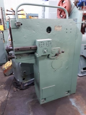 двухроликовую машину ИВ2714 для резки и гибки