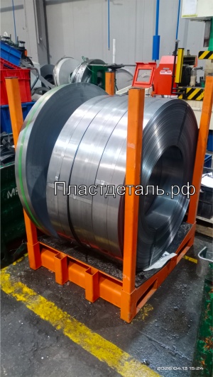 Поддон для перевозки рулонов металла (штрипса) погрузчиком или рохлей