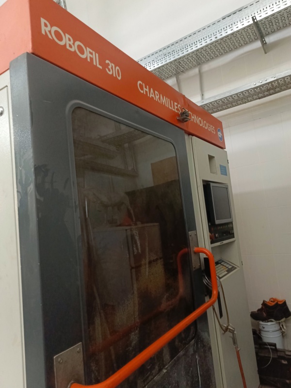 станок вырезной искровой Robofil 310 и станок прошивной искровой Roboform 20